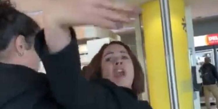 'Nunca passei por isso', diz brasileira chamada de 'porca' por portuguesa