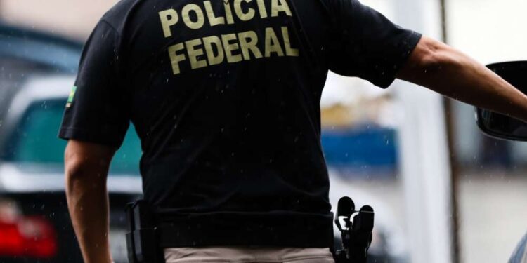 Polícia Federal prende braço direito de líder do PCC em São Paulo.