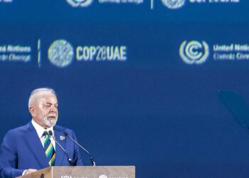 "O mundo naturalizou disparidades inaceitáveis de renda", diz Lula na COP28