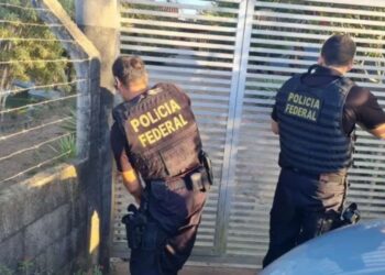 Polícia Federal deflagra operação contra grupo miliciano em Feira de Santana, na Bahia.