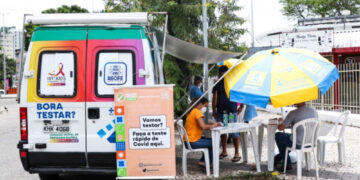 Explosão de casos de Covid-19 em Pernambuco: Aumento de quase 800% em novembro.