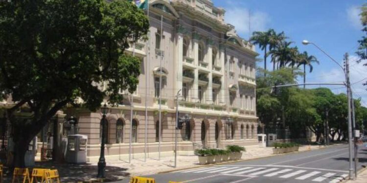 Raquel Lyra promove tradicional confraternização com a imprensa no Palácio do Campo das Princesas.