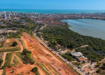 Braskem diz que monitora situação da mina 18, localizada no bairro do Mutange, em Maceió Imagem.