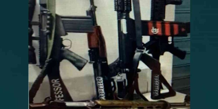 Polícia Federal identifica grande comprador de armas para facção criminosa no Rio de Janeiro.