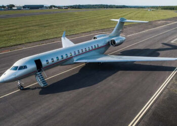Turbulências em Fernando de Noronha: Restrições de voos afetam o turismo no arquipélago.