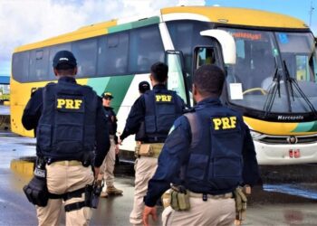 O ônibus de turismo levava o contrabando para o RJ