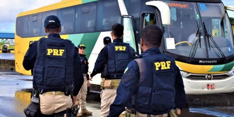 O ônibus de turismo levava o contrabando para o RJ