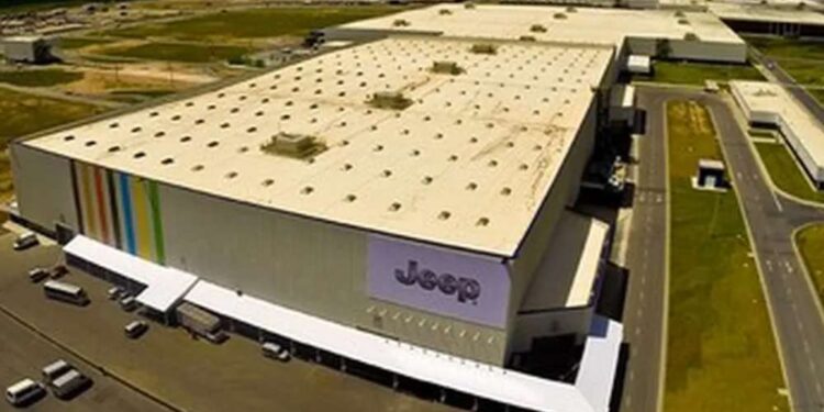 Parecer da PEC da reforma tributária modifica incentivos e alíquotas.