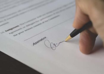 Esdras Ferreira foi flagrado falsificando assinaturas de  juízes