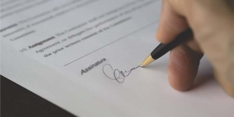 Esdras Ferreira foi flagrado falsificando assinaturas de  juízes