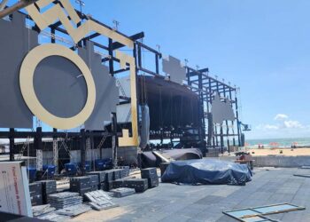 Estrutura de palco tem 700 metros quadrados