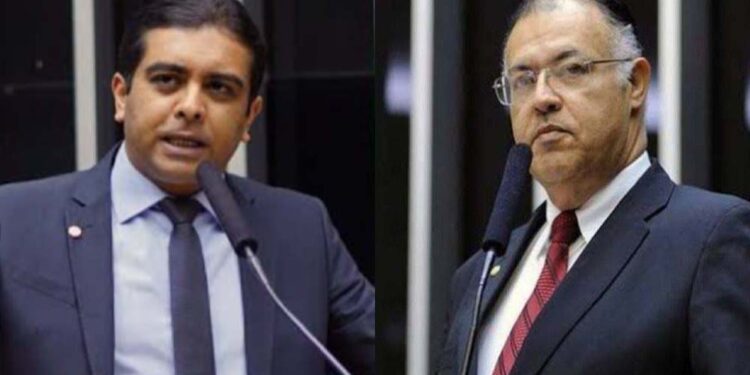 Os deputados Fernando Rodolfo (à esq.) e Pastor Eurico (à dir.)