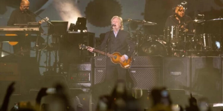 Paul McCartney emociona público em Brasília com turnê Got Back.