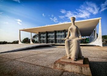 A pesquisa Datafolha apontou que a aprovação caiu de 31% para 27%.