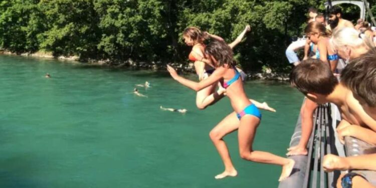 Suíços encontram solução criativa para evitar trânsito e transporte público