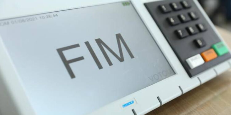 Senador destaca apoio à proposta de fim da reeleição para cargos políticos no Brasil.