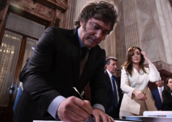 Governo de Javier Milei anuncia medidas de Ajuste Fiscal.