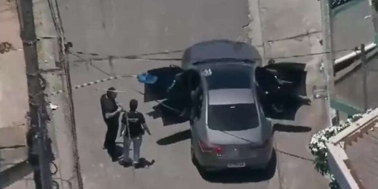 Carro de Marcelinho Carioca, abandonado após sequestro foi encontrado pela polícia.