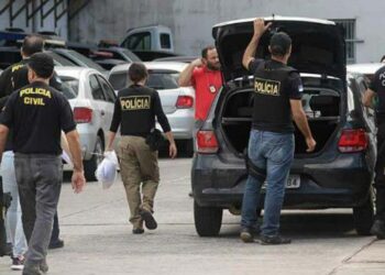 Agentes de Polícia Civil realizam operação