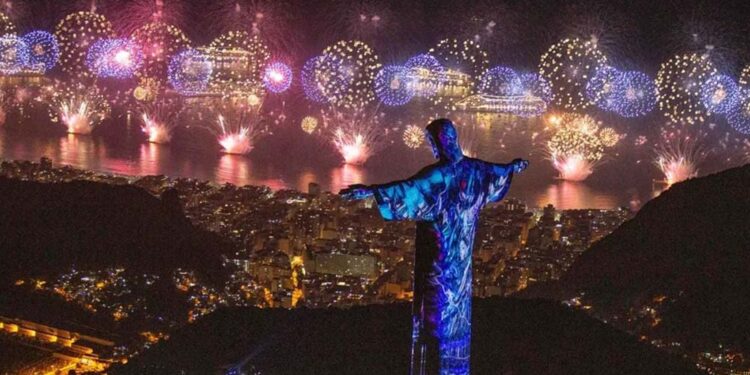 Show de drones no Réveillon 2024 comemora os 40 anos do Rock in Rio