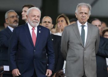 O presidente Lula e o Ministro da Defesa José Múcio