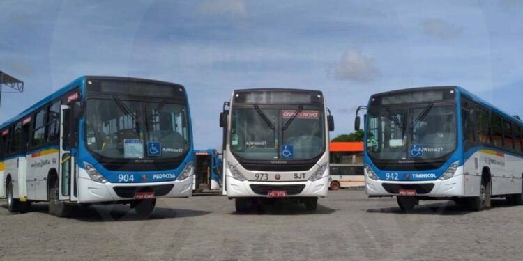 Diversas linhas foram paralisadas como protesto