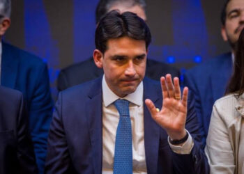 Silvio Costa Filho nega acusações de beneficiar família feitas por O Globo