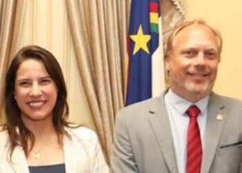 A governadora Raquel Lyra (PSDB) e o delegado Renato Rocha Leite