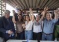 Tabata Amaral ao lado de Datena, da mãe Maria Renilda e de Marcio França