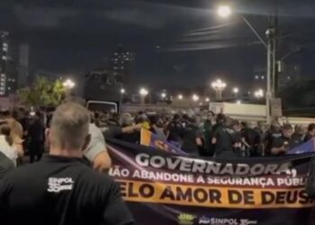 Policiais Civis durante manifestação na terça-feira (23) no Recife.