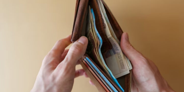 Isenção do Imposto de Renda para quem ganha até dois salários mínimos é revogada em 2024.