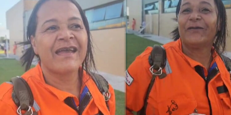 Emocionada, Nicélia mostra com orgulho o autógrafo que ganhou do presidente Lula.