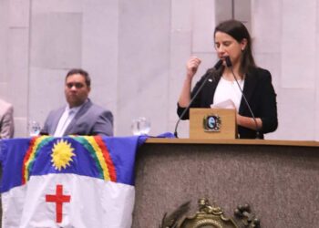 Governadora Raquel Lyra (PSDB), durante discurso na Alepe