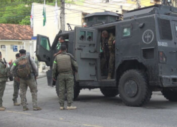 Polícia faz megaoperação em diversas comunidades do Rio, nesta terça (27)