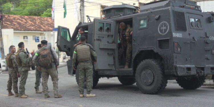 Polícia faz megaoperação em diversas comunidades do Rio, nesta terça (27)