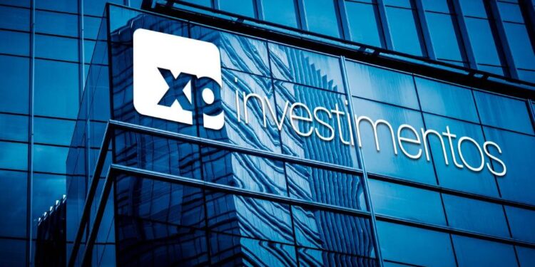 Investidores da XP Investimentos acionam a Justiça por práticas abusivas e prejuízos milionários.