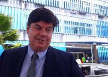 O advogado Ademar Rigueira em foto na sede da Polícia Federal