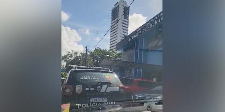 Blog passou na Delegacia de Boa Viagem para apurar o caso