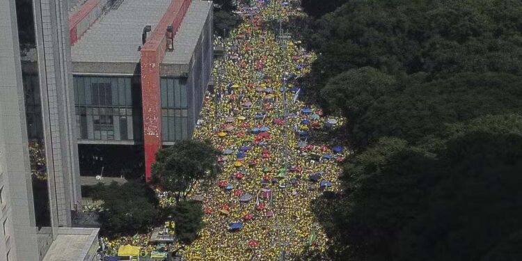 Apoiadores do ex-presidente Jair Bolsonaro, em frente ao MASP, em SP