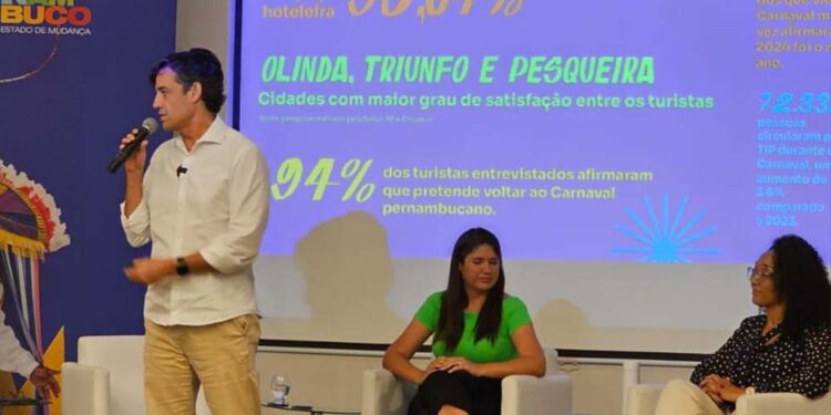 Secretário de Turismo de Pernambuco, Daniel Coelho, durante Balanço do Carnaval 2024