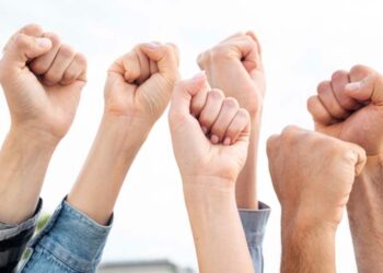 São 50 profissionais no Site  do IG, todos são de regime PJ e estão com salários atrasados.