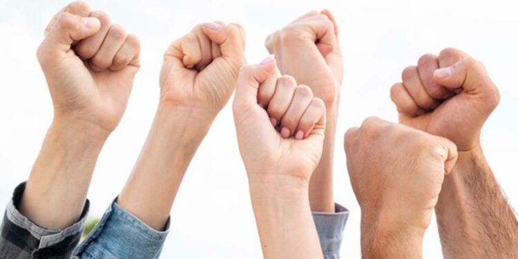 São 50 profissionais no Site  do IG, todos são de regime PJ e estão com salários atrasados.