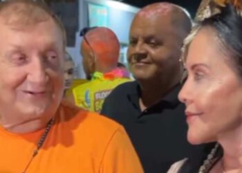 Mão Santa e a primeira dama Adalgisa Carvalho durante entrevista.