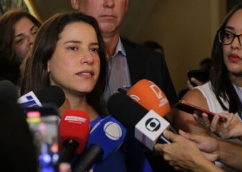 Para a governadora Raquel Lyra, a violência política contra mulheres não pode ser tolerada e exige ações imediatas.