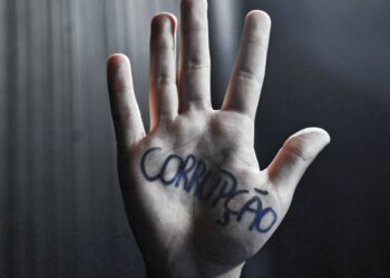 Críticas do Planalto, PT e CGU à Transparência Internacional por queda do Brasil em ranking de corrupção.