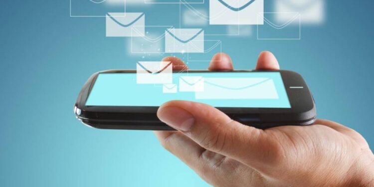 PF investiga minuta de decreto que previa prisão de presidente do TSE e convocação de novas eleições.