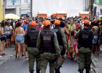 Ministério Público de Pernambuco recomenda suspensão do uso de reconhecimento facial pela polícia no Carnaval 2024.