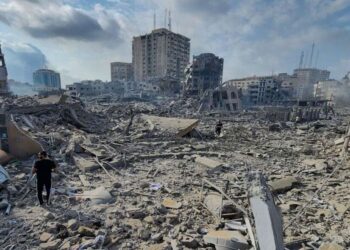 Hamas diz que Israel disparou contra civis que esperavam para receber alimentos, matando 112 pessoas