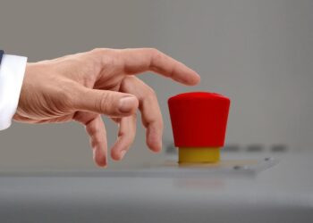 Putin faz ameaças de guerra nuclear em discurso sobre o Estado da Nação.