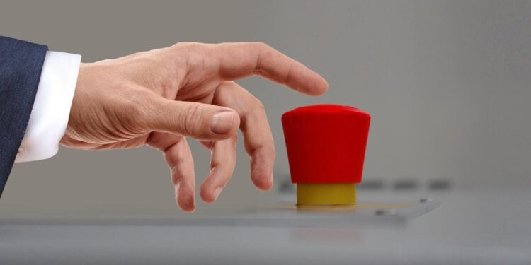 Putin faz ameaças de guerra nuclear em discurso sobre o Estado da Nação.